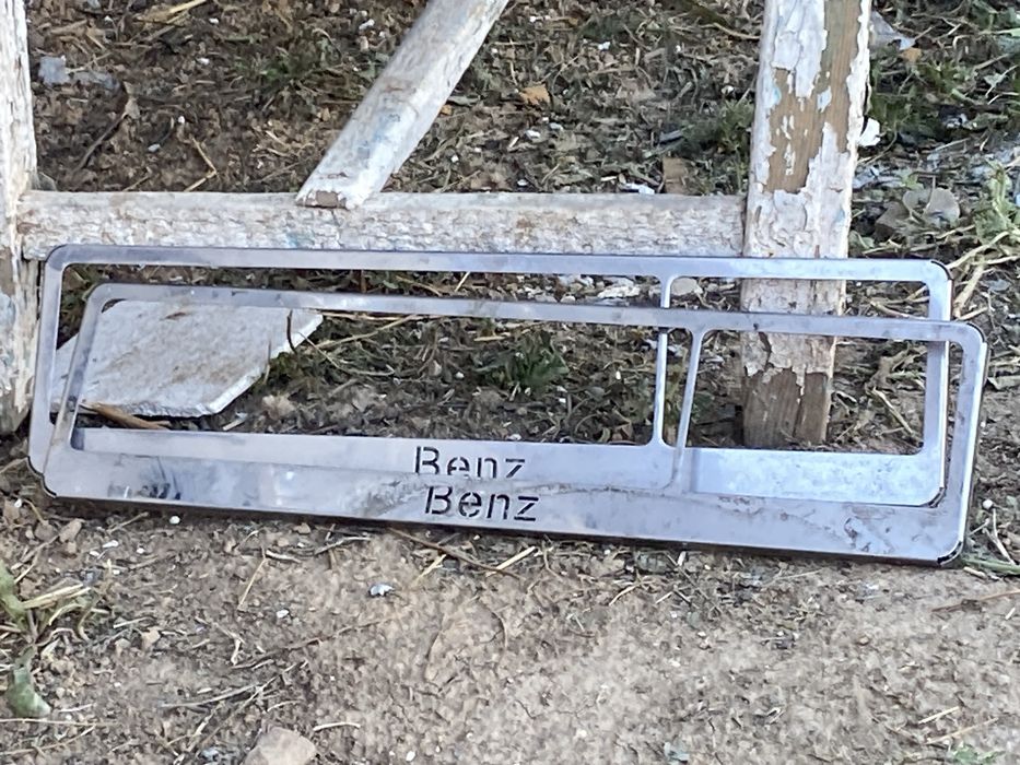 Номерная рамка Benz