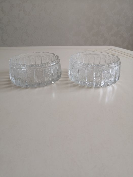 Продаётся Чешская хрустальные вазы