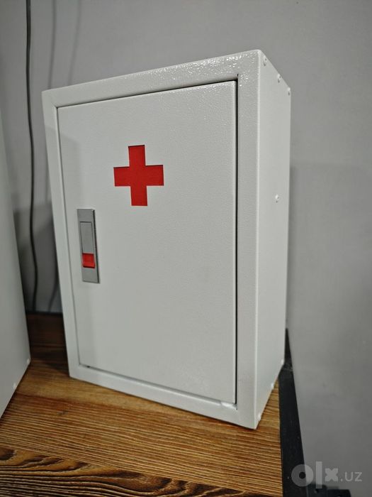 Металлическая аптечка настенная 300×200×150 | METALCRAFT