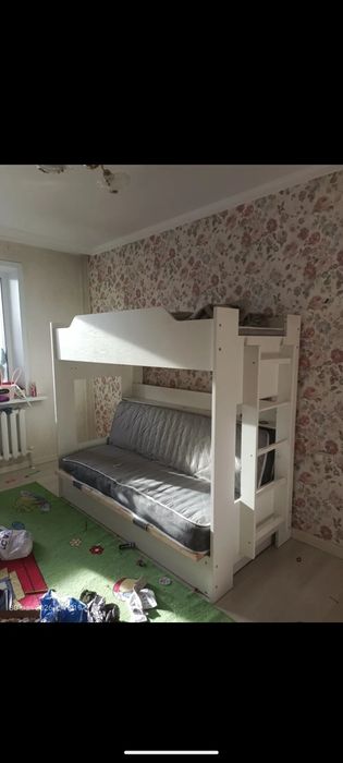 Кровать двухъярусная