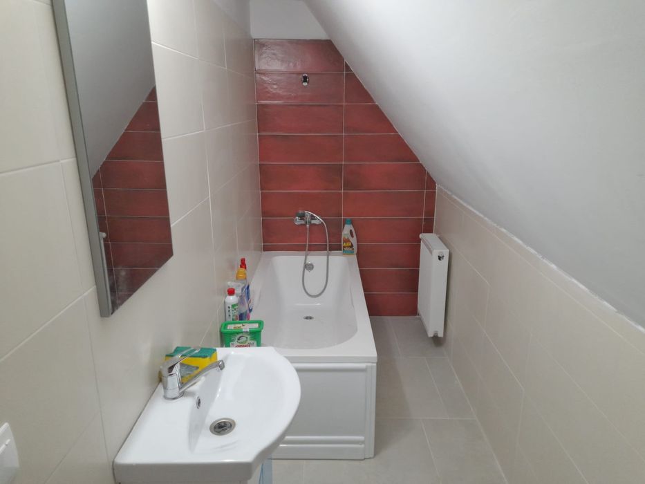 Inchiriez apartament 3 camere 300 euro
