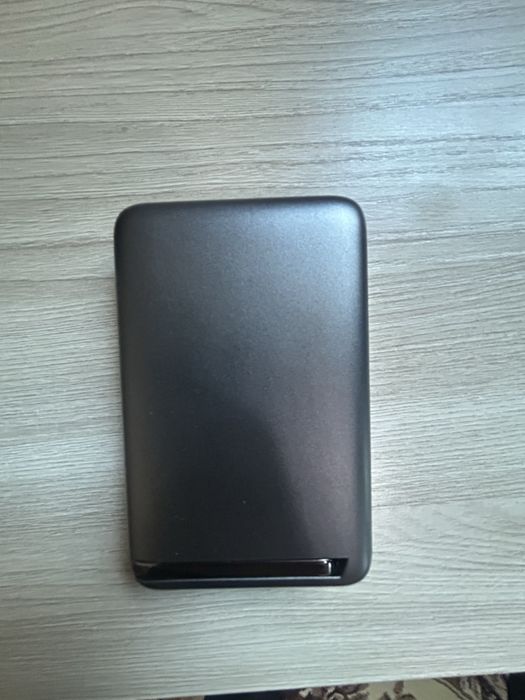 Повер банк на магните