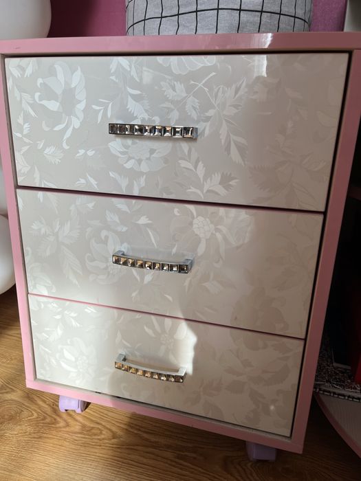 Продам мебель для девочки