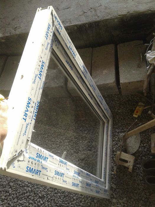 два пластиковых окна