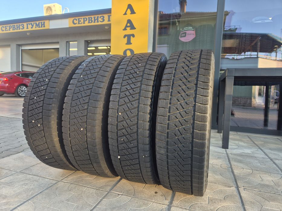 4бр. Зимни Бусови Гуми 215/75/16C LASSA