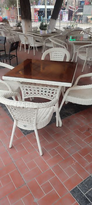 Стол стул сотилади