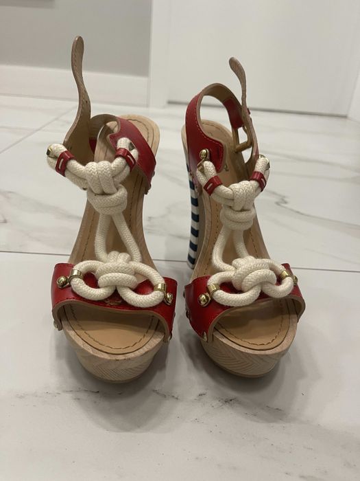 Сандали с ток DSQUARED