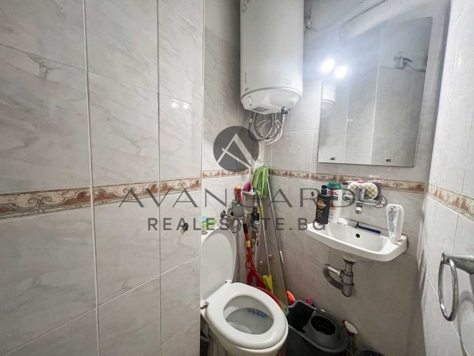 Продава се Едностаен апартамент в Пловдив, Кършияка - 40 кв.м за 1211 €/кв.м - Снимка #2
