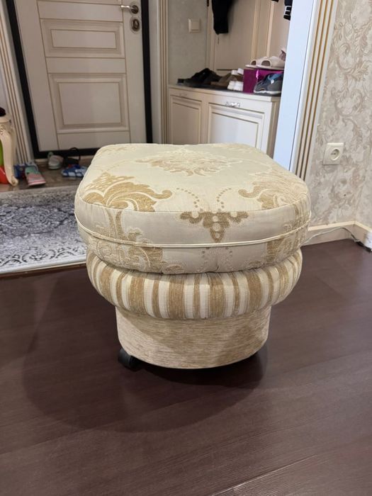 Продам диван 3/1 плюс пуфик