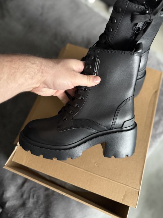 Tommy Jeans ghete cu tocuri si fermoar din piele neagra marimea 37 noi