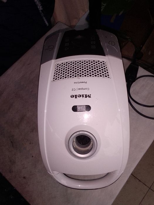 Vând aspirator miele