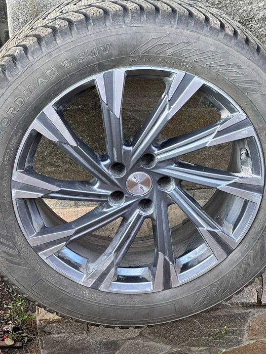 Продам зимнюю резину с дисками