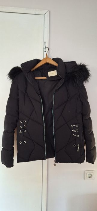 Зимно дамско яке с подвижна качулка