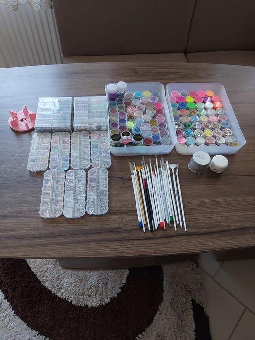 Pentru modele pe unghii