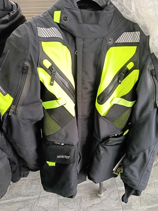 Екипи DAINESE, специализирани за мотор