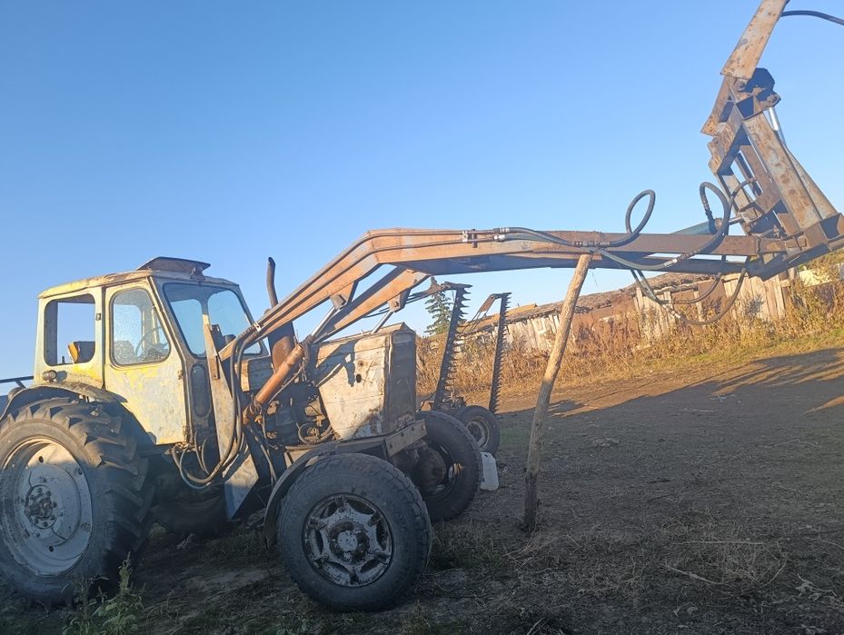 Продам два  трактора,косилку