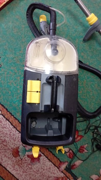 Продам пылесос лля химчистки кёрхер