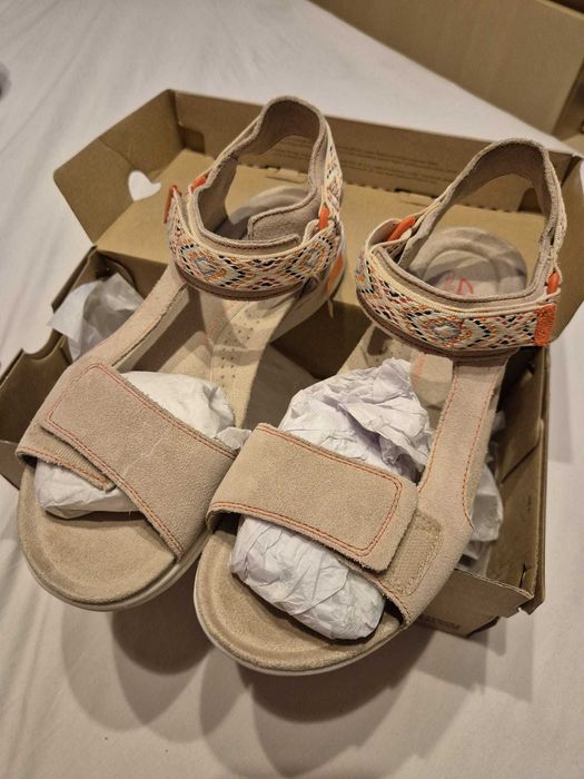 Sandale Clarks Amanda Step – noi – piele întoarsă – mărimea 40 – foarte comode