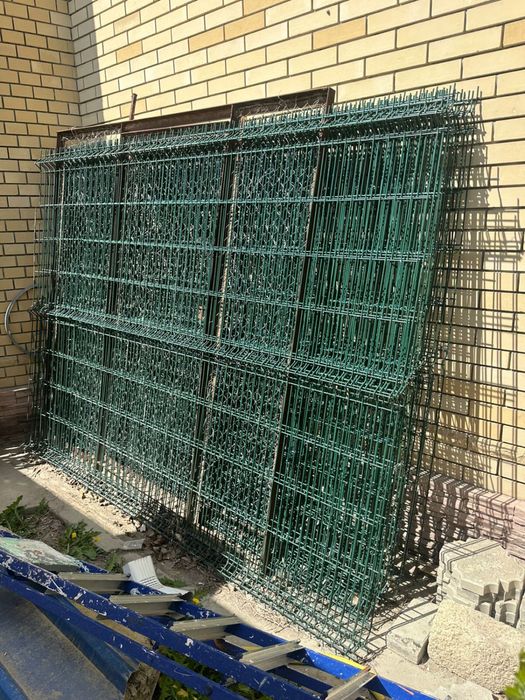 Секции 3D забора (металлические панели)