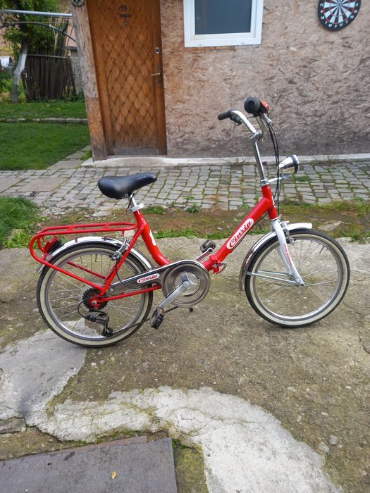 Mașină de spălat rufe LG 6,5 kg și bicicletă pliabilă