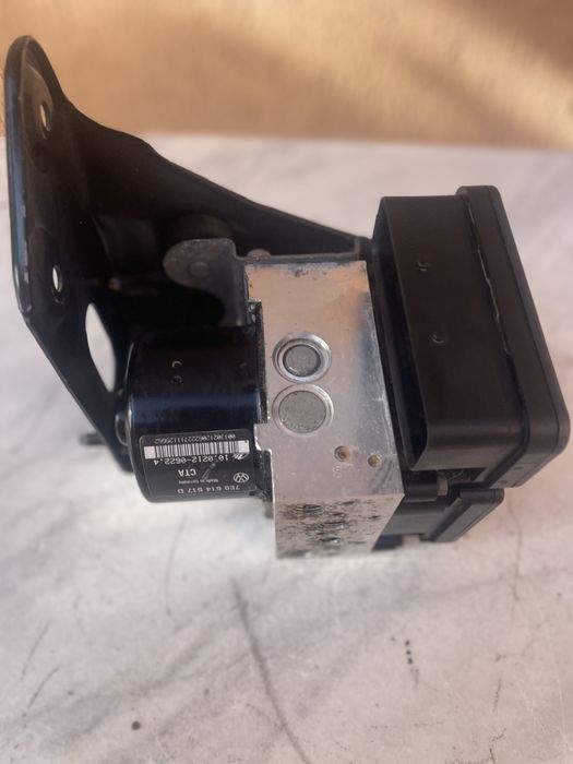 Pompa ABS modul VW Transporter T5 2.0TDi 2010-2017 original din dezmem
