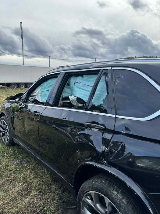 Vând bmw x5 f15/dezmembrez ( AVARIAT )