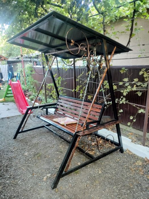Leagăn din fier pentru gradina