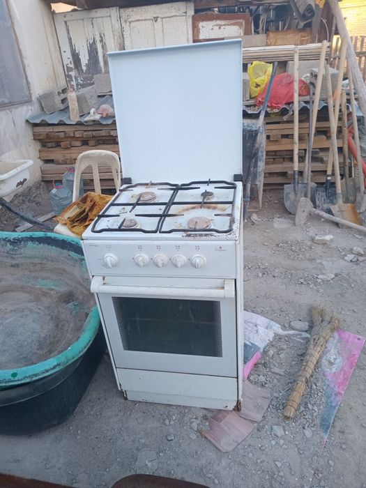 Продам газовую плиту Бош.