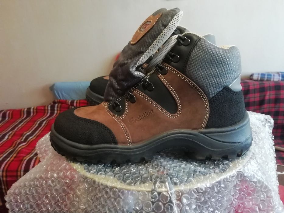 Джон. Спорт. Добре. Дошли