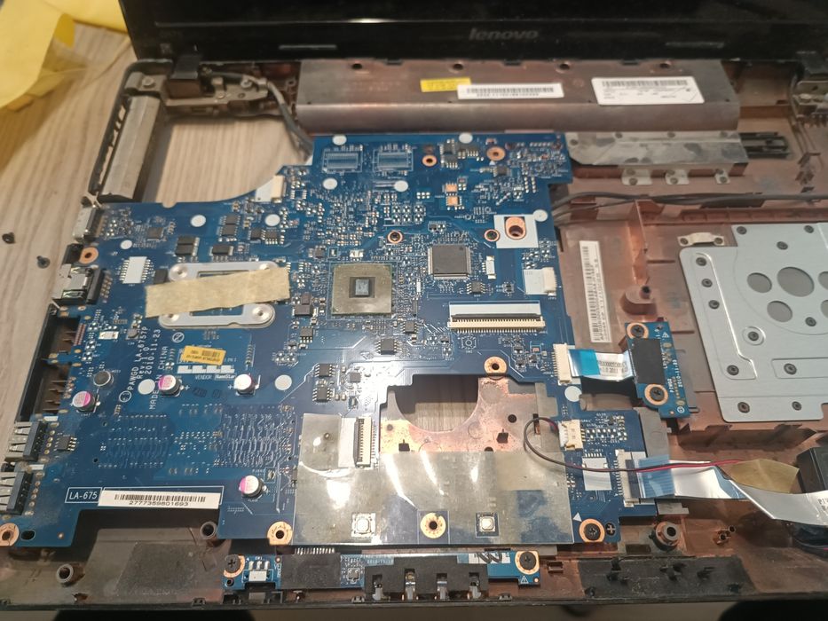 Лаптоп Леново G575