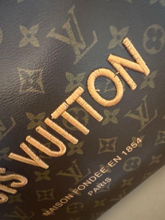 Сумка LV очень удобная