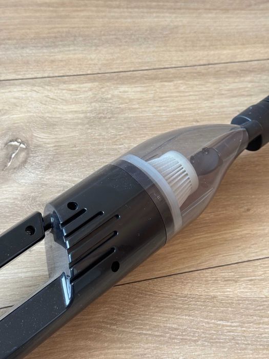 Aspirator de mana portabil fara fir