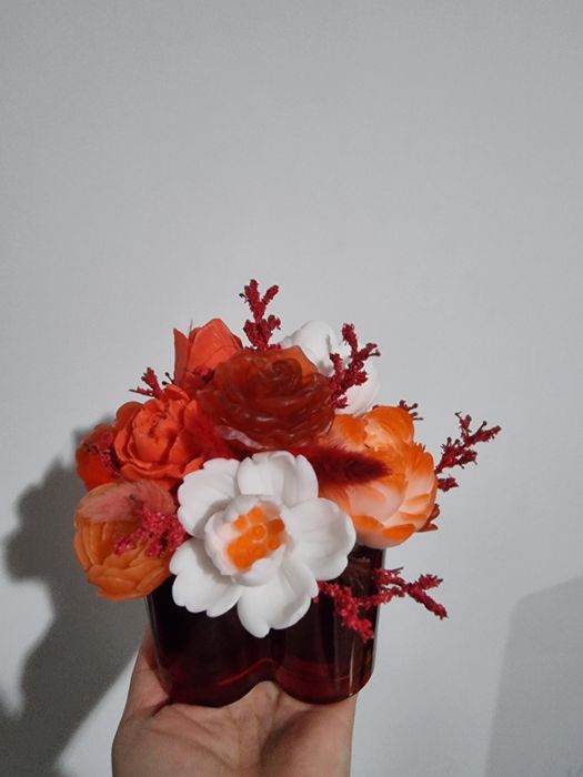 Aranjamente parfumate din flori de săpun