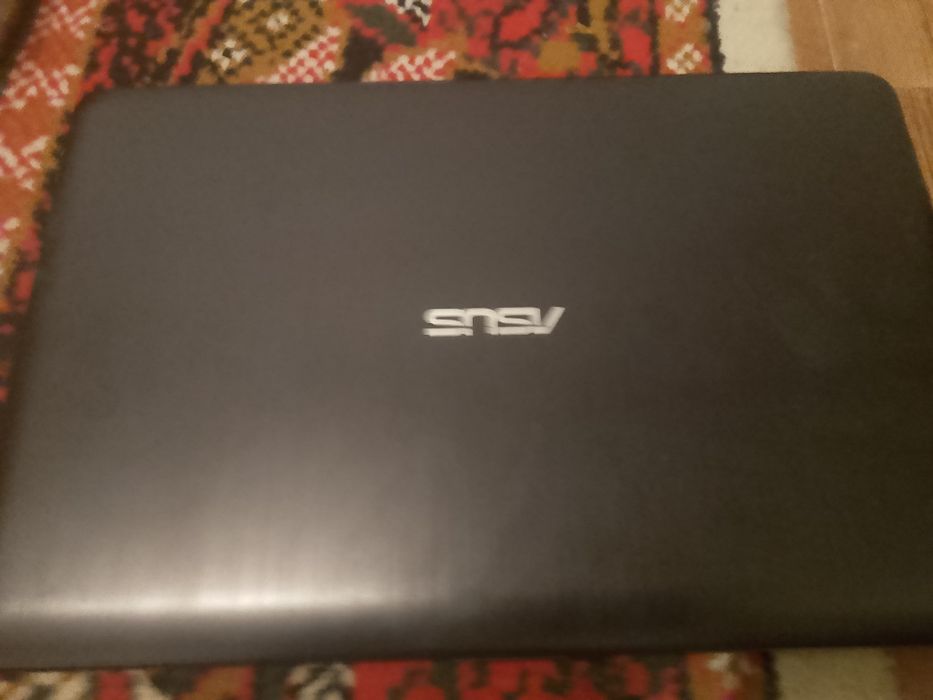 Ноут продам на запчасти