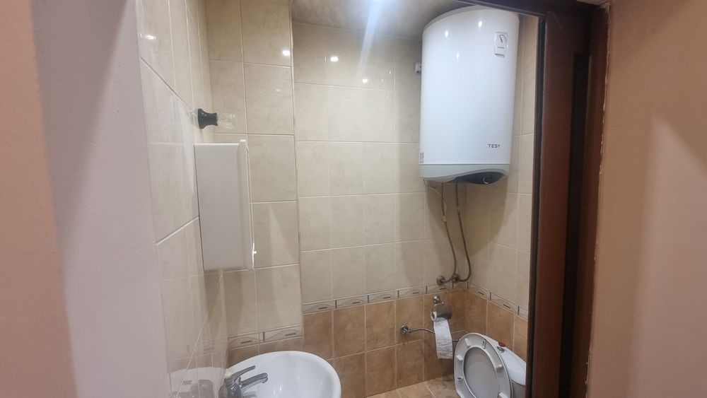 Дава се под наем Двустаен апартамент в Варна, Колхозен пазар - 50 кв.м за 357 € - Снимка #8