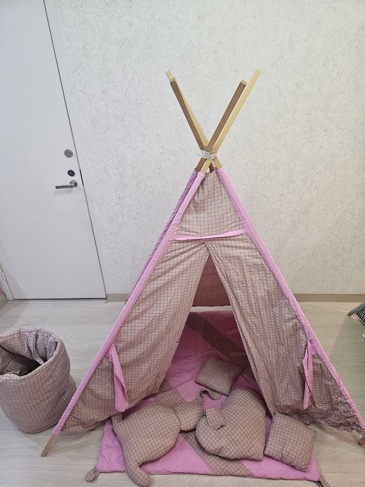 Продаются 2 вигвама (переносные домики)