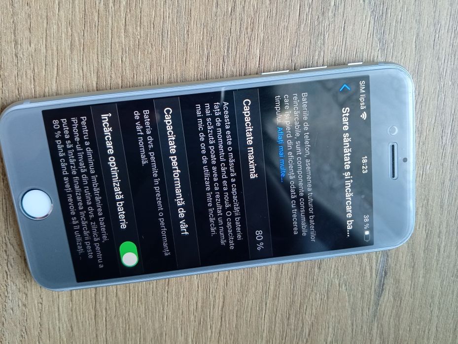 iPhone 8 80%baterie
