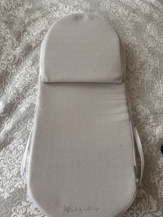 Матрак за бебешка количка с подвижна възглавничка