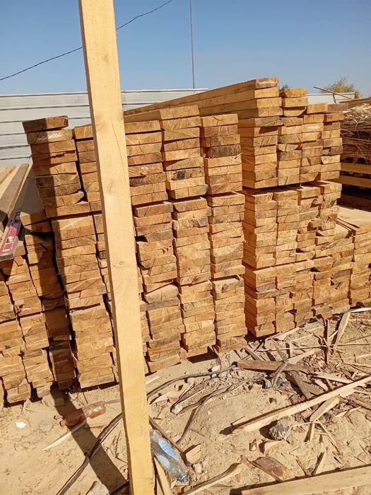 Доски обрезные. Сосна береза