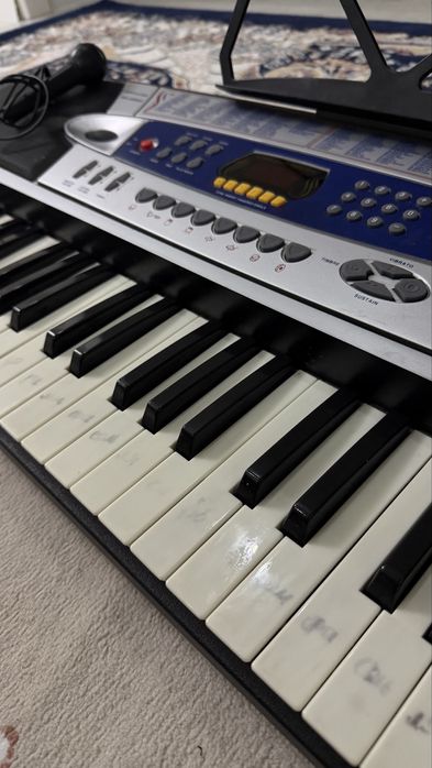 синтезатор CORTLAND