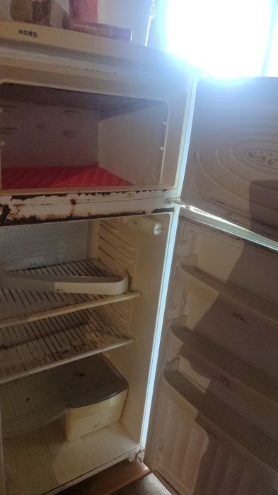 Холодилник сотилади