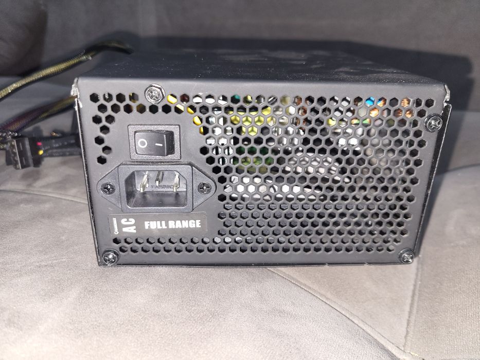 Блок питания gamemax-gp650