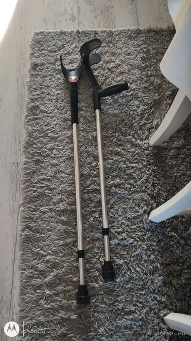 Алуминиеви олекотени патерици