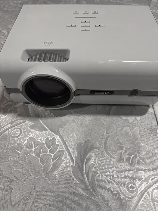 Mini video proiector. Leshp Led 3200lm 1080p 1920