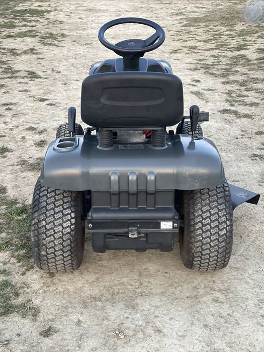 Tractoras de tuns gazonul Mountfield T38M-SD - 14 cp - 2014