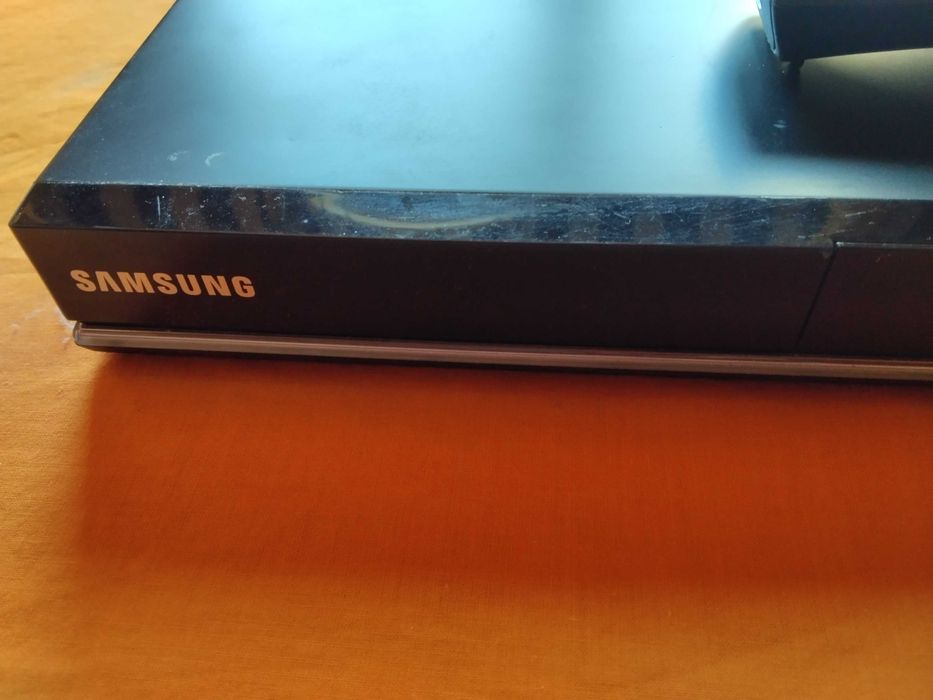 страхотен 3D BLUE RAY USB дивиди плър Самсунг нов внос Германия