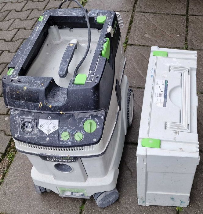 Продавам жираф и прахосмукачка