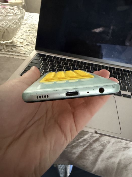 Samsung A12 берюзовый работает