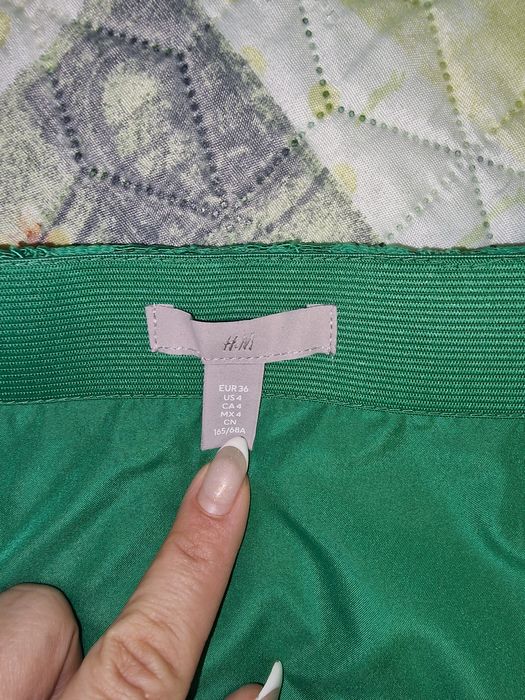 Елегантна зелена пола