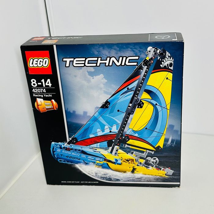 LEGO TECHNIC 42074 Racing Yacht - SIGILAT